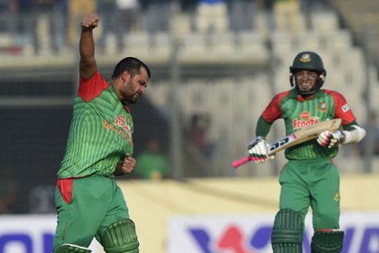 মুশফিকের ঐতিহাসিক ব্যাটটি নিলামে কিনতে চান তামিম