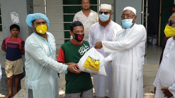 মুকসুদপুর-কাশিয়ানীর ৫শ’ প্রতিবন্ধী পরিবার পেলো ফারুক খান এমপির খাদ্য সহায়তা