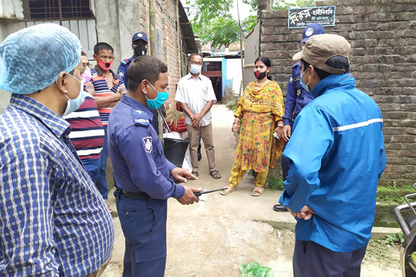 ঠাকুরগাঁওয়ে ছাত্রীদের বের করে দেওয়ায় মেস মালিককে জরিমানা