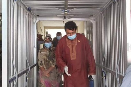 করোনাভাইরাস মোকাবিলায় ইটনায় জীবাণুনাশক বুথ স্থাপন