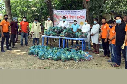 বিশ্বনাথে তরুণদের ফ্রি সবজি বিতরণ