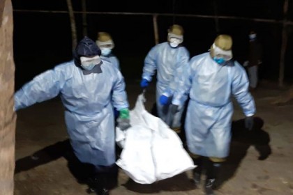 লাশের কাছে আসেনি কেউ, দাফন করলো পুলিশ 