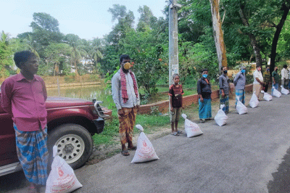 চট্টগ্রামে মুচি সম্প্রদায়ের ২০ পরিবারের মাঝে খাদ্য সহায়তা

