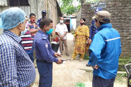 ঠাকুরগাঁওয়ে ছাত্রীদের বের করে দেওয়ায় মেস মালিককে জরিমানা