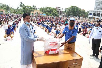 আনসার ভিডিপি চৌকিদারদের পাশে এমপি জ্যাকব