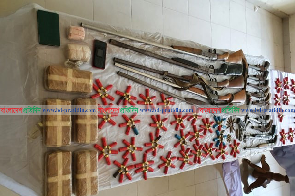 টেকনাফে 'বন্দুকযুদ্ধে' ৩ ডাকাত নিহত, অস্ত্র ও ইয়াবা উদ্ধার 