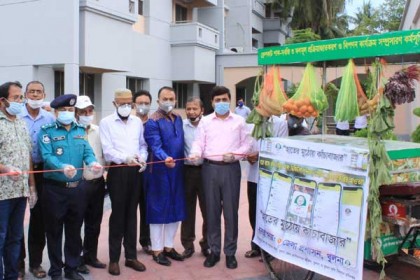 খুলনায় মোবাইল অ্যাপসে মিলছে কাঁচাবাজার