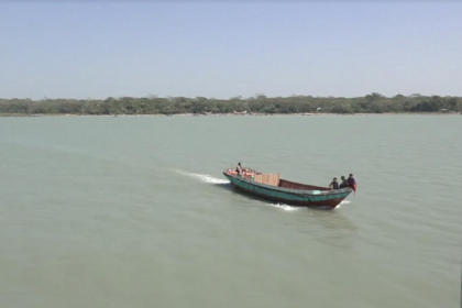 মেঘনায় কালবৈশাখী ঝড়ে ট্রলার ডুবি, ২ শ্রমিকের লাশ উদ্ধার