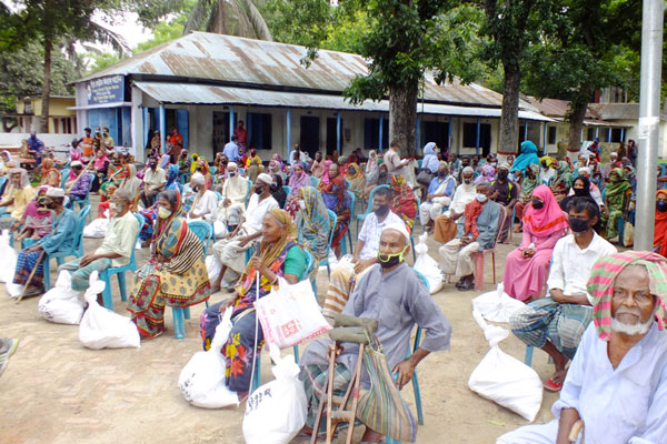 শ্রীপুরে ভিক্ষুক, শিশু ও প্রাকৃতিক দুর্যোগে ক্ষতিগ্রস্ত ৫১৬ পরিবারে খাদ্য সহায়তা