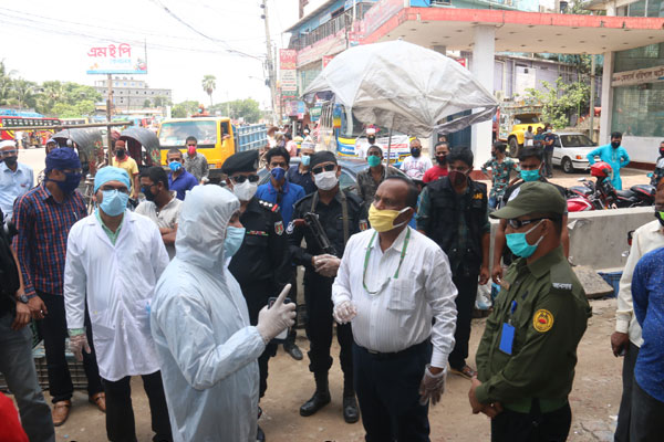 বরিশালে বাজার নিয়ন্ত্রণে ভ্রাম্যমাণ আদালতের অভিযান