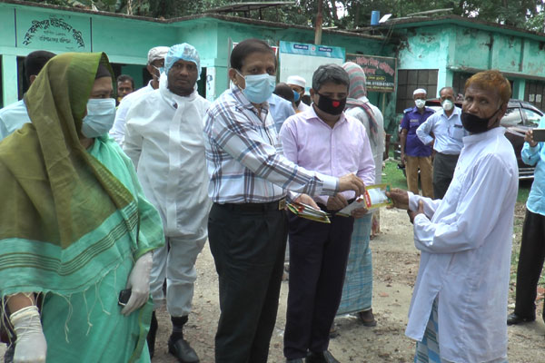 বিনামূল্যে সবজির বীজ পাচ্ছেন বরিশাল সদরের
নিম্ন আয়ের ৬শ কৃষক