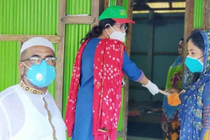 নাঙ্গলকোটে বজ্রপাতে নিহত কৃষকের পরিবারকে আর্থিক সহায়তা