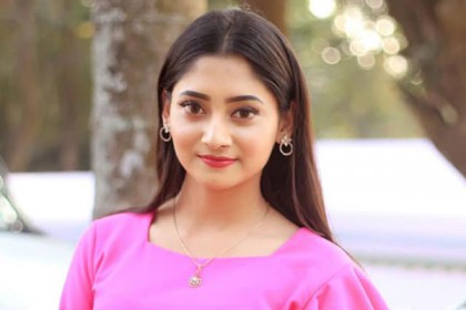 করোনায় যেভাবে কাটছে পূজার দিন