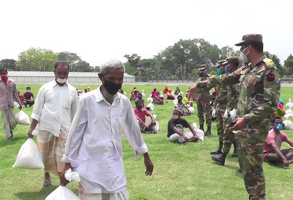 কুড়িগ্রামে আড়াই শতাধিক পরিবারকে সেনাবাহিনীর খাদ্য সহায়তা