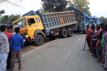 নন্দীগ্রামে ট্রাক চাপায় ঘুমন্ত মা-মেয়ে নিহত
