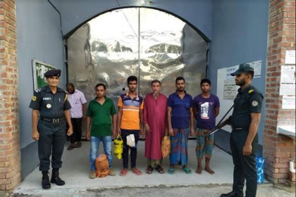 করোনায় ভিড় কমাতে বাগেরহাট 
কারাগারের ১৯ বন্দির মুক্তি
