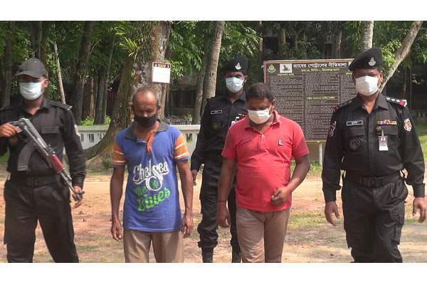 অবশেষে ধরা খেলেন জিনের বাদশা!