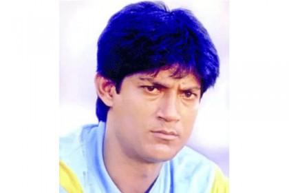 নিলামে যে দামে বিক্রি হলো মোনেম মুন্নার জার্সি