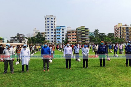 ইমাম ও পরিবহন শ্রমিকরা পেলেন খাদ্য সহায়তা