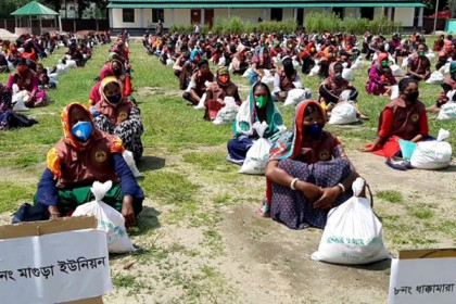 পঞ্চগড়ে আনসার-ভিডিপির সদস্যদের মাঝে খাদ্যসামগ্রী বিতরণ