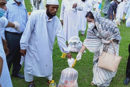 কিশোরগঞ্জে ইমাম ও হতদরিদ্রদের মাঝে খাদ্যসামগ্রী বিতরণ