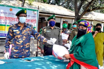 দিনাজপুরে ভিডিপি সদস্যদের
মাঝে খাদ্যসামগ্রী বিতরণ 
