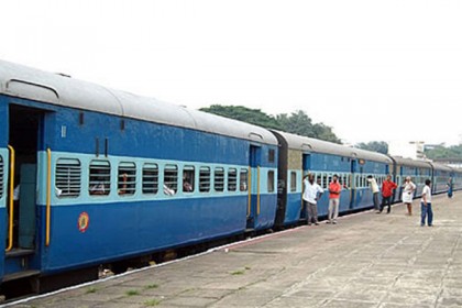 কারোনাভাইরাস: যাত্রীবাহী ট্রেন পুনরায় চালু করছে ভারত