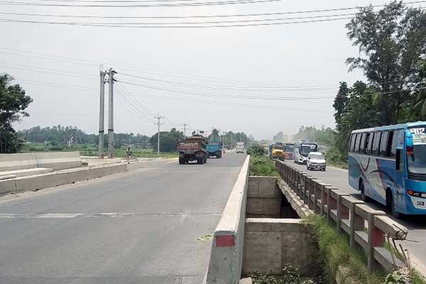 ঢাকা-টাঙ্গাইল মহাসড়কে ভয়ংকর ছিনতাই চক্র, গ্রেফতার ৫