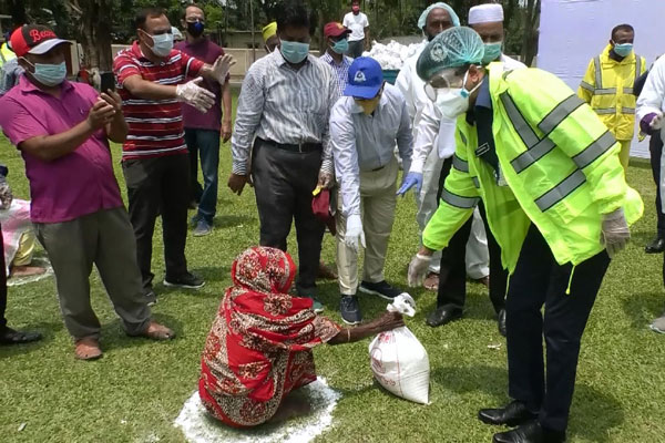 সৈয়দপুরে ৭শ পরিবারকে খাদ্য সহায়তা 
