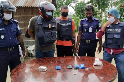 ১২০০ পিস ইয়াবাসহ ওসির গোয়েন্দা জালে মাদক সম্রাট প্রীতি