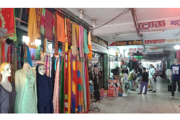 রাঙামাটিতে খুলেছে মার্কেট: স্বাস্থ্য বিধি না মানলে কঠোর শাস্তি