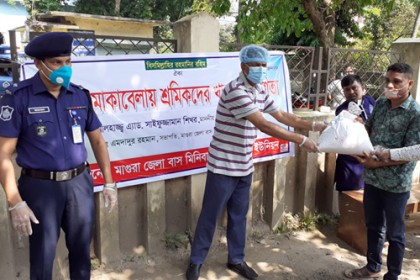 মাগুরায় মটর শ্রমিকদের পাশে সাইফুজ্জামান শিখর এমপি