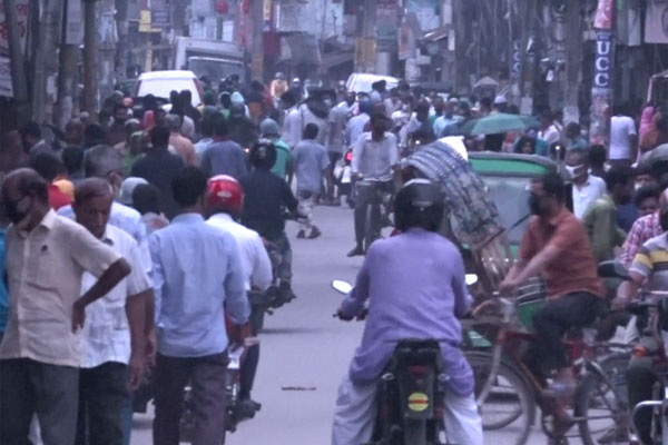 স্বাস্থ্যবিধি না মানায় টাঙ্গাইলে ব্যবসা-প্রতিষ্ঠান বন্ধ ঘোষণা