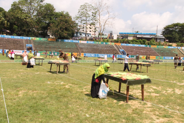 পাহাড়ে দরিদ্র জনগোষ্ঠীর জন্য সেনাবাহিনীর ‘এক মিনিটের বাজার’