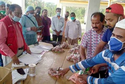 ২৫০০ কৃষক-কৃষাণীকে নিজস্ব অর্থায়নে বীজ ও সার দিলেন ইউপি চেয়ারম্যান