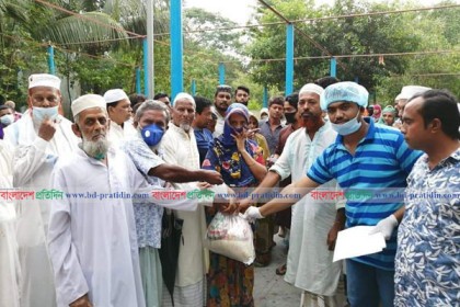 প্রবাসীদের সহযোগিতায় আশুগঞ্জে ৩৫০টি পরিবারের মাঝে খাদ্যসামগ্রী বিতরণ