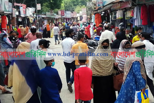 ঠাকুরগাঁওয়ে মার্কেটগুলোতে মানা হচ্ছে না স্বাস্থ্যবিধি