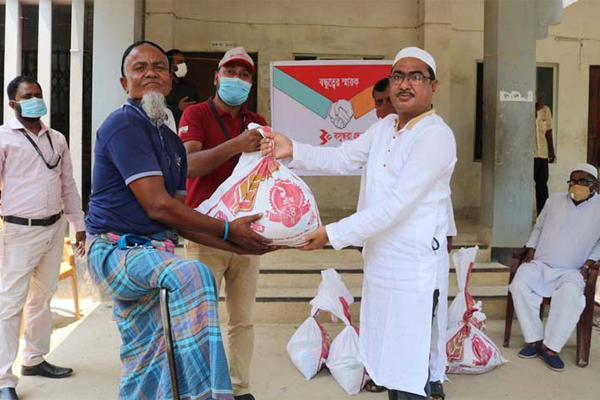 বসুন্ধরা গ্রুপের মানবিক সহায়তা পেল রংপুরে ২৫০ পরিবার