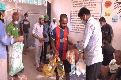 বরিশালে টিসিবির ন্যায্য মূল্যের পণ্যে খুশি ক্রেতারা

