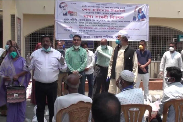 মানিকগঞ্জে সাড়ে ৩ হাজার মানুষের মাঝে খাদ্য সামগ্রী বিতরণ