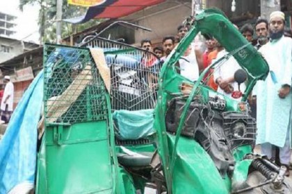 বগুড়ায় ট্রাক চাপায় অটোরিকশার দুই যাত্রী নিহত