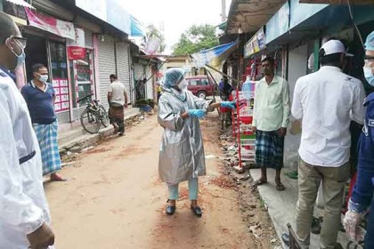 নাঙ্গলকোটে করোনা সচেতনতায় ৯ বাজারে ইউএনও’র অভিযান