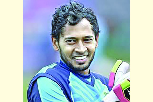 এবারের ঢাকা প্রিমিয়ার লিগে প্রথম সেঞ্চুরি মুশফিকের