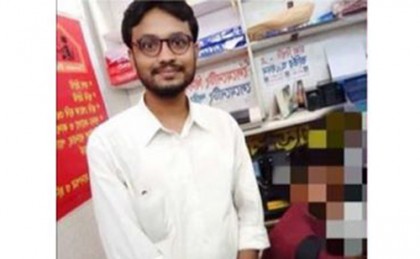 বাড়িতে পুলিশের হানা, দরজা আটকে ফেসবুক লাইভে আইনজীবীর আকুতি