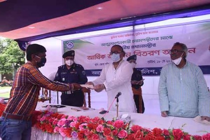 রাজশাহীতে প্রধানমন্ত্রীর অনুদান পেলেন ৫৭ চরমপন্থী