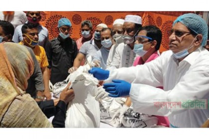 যাত্রাবাড়ীতে যুবদলের ত্রাণ বিতরণ