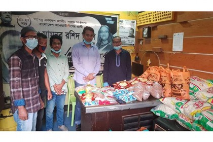 নোয়াখালীতে ব্যক্তি উদ্যোগে শতাধিক পরিবারে ঈদ উপহার