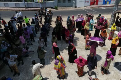 কর্মহীনদের খাদ্য সহায়তা দিল রাঙামাটি ছাত্রদল 