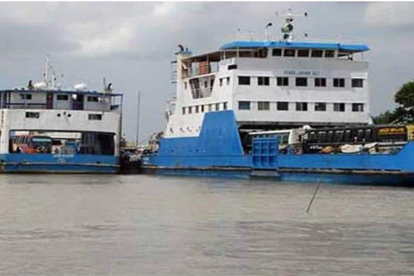 ঘূর্ণিঝড় আম্ফানের প্রভাবে শিমুলিয়ায় ফেরিসহ নৌযান চলাচল বন্ধ