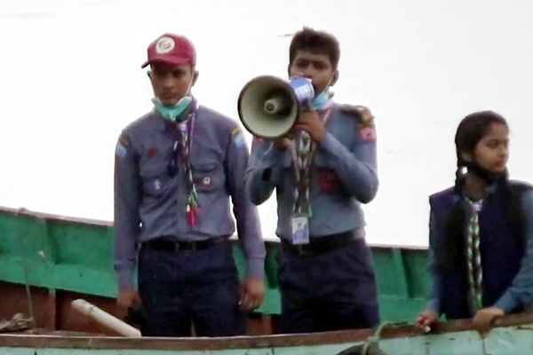 ঘূর্ণিঝড় আম্ফানের প্রভাবে ঝালকাঠিতে গুঁড়ি গুঁড়ি বৃষ্টি